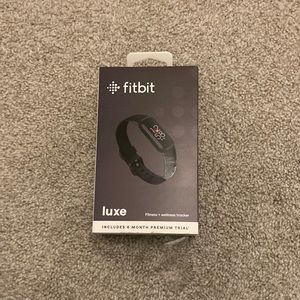 Fitbit luxe all black fitness + wellness tracker